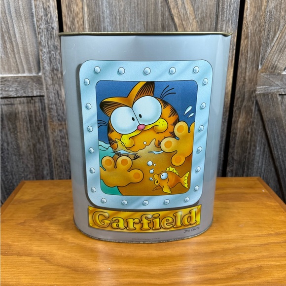 Garfield Metal Trashcan - Picture 1 of 7